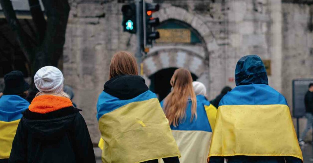 Продление легального пребывания украинцев в Польше и статуса Укр